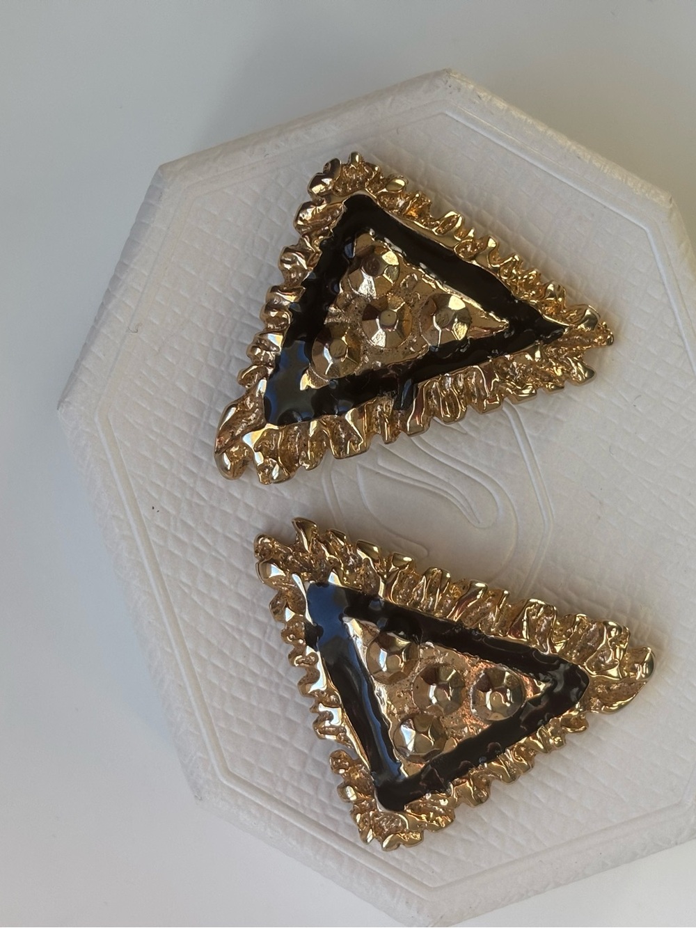 Vintage BLUETTE gold tone clip earrings